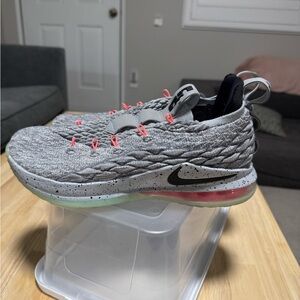 lebron basketball shoes M9, W11